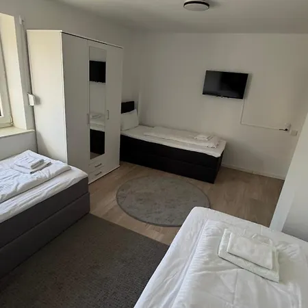 Moderne Maisonette-wohnung Mit Garten In Fuer 7 Personen