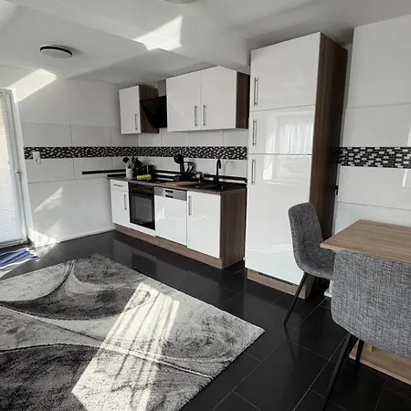 Moderne Maisonette-wohnung Mit Garten In Fuer 7 Personen Appartement *