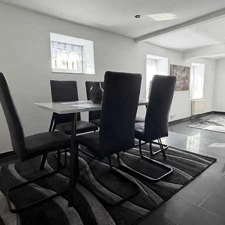 Appartement Moderne Maisonette-wohnung Mit Garten In Fuer 7 Personen Niestetal