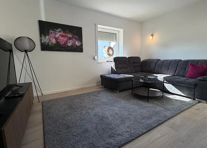 Moderne Maisonette-wohnung Mit Garten In Fuer 7 Personen Appartement