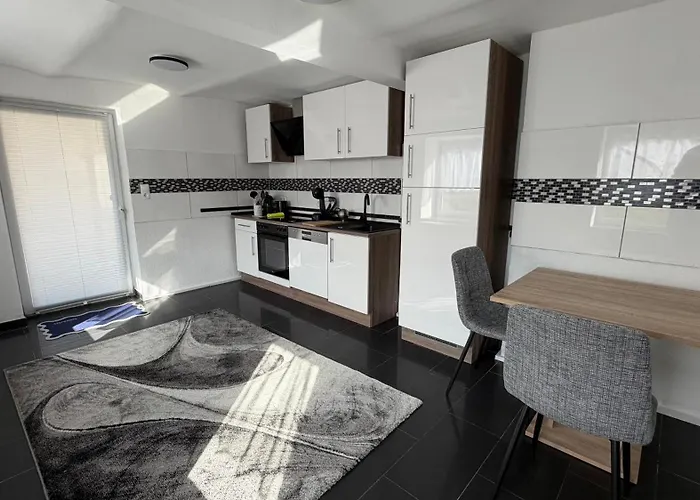 Moderne Maisonette-wohnung Mit Garten In Fuer 7 Personen Appartement *